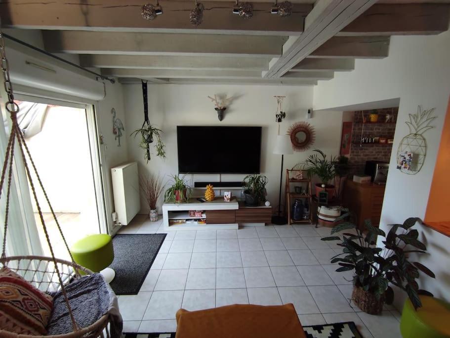 Chaleureuse Maison De Ville Avec Parking Gratuit Chinon Esterno foto